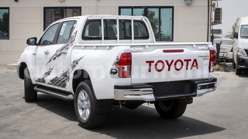 Big with watermark toyota hilux adrar import dubai 2731