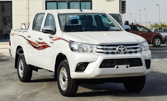 Acheter Import Voiture Toyota Hilux Blanc à Import - Dubai, Adrar Acheter Import Voiture Toyota Hilux Blanc à Import - Dubai, Adrar