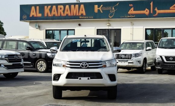 Acheter Import Voiture Toyota Hilux Blanc à Import - Dubai, Adrar Acheter Import Voiture Toyota Hilux Blanc à Import - Dubai, Adrar