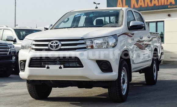 Acheter Import Voiture Toyota Hilux Blanc à Import - Dubai, Adrar Acheter Import Voiture Toyota Hilux Blanc à Import - Dubai, Adrar