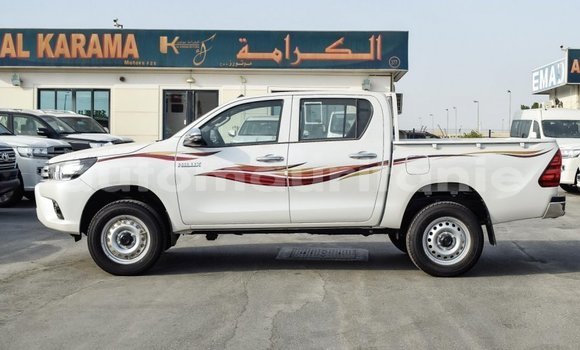 Acheter Import Voiture Toyota Hilux Blanc à Import - Dubai, Adrar Acheter Import Voiture Toyota Hilux Blanc à Import - Dubai, Adrar
