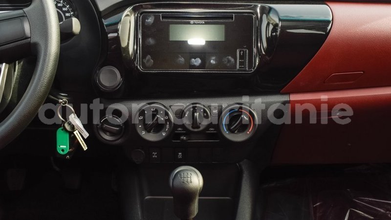 Big with watermark toyota hilux adrar import dubai 2732