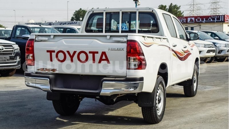 Big with watermark toyota hilux adrar import dubai 2732