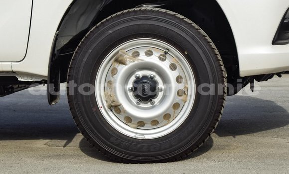 Acheter Import Voiture Toyota Hilux Blanc à Import - Dubai, Adrar Acheter Import Voiture Toyota Hilux Blanc à Import - Dubai, Adrar