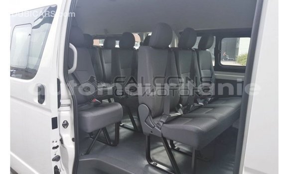 Acheter Import Voiture Toyota Hiace Blanc à Import - Dubai, Adrar Acheter Import Voiture Toyota Hiace Blanc à Import - Dubai, Adrar