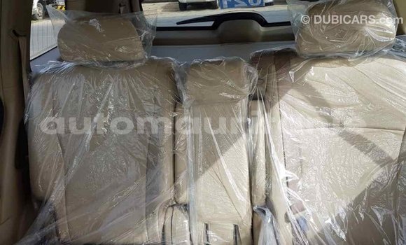 Acheter Import Voiture Toyota Highlander Noir à Import - Dubai, Adrar Acheter Import Voiture Toyota Highlander Noir à Import - Dubai, Adrar