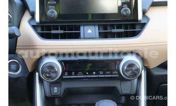 Buy Import Toyota HiAce White Truck in Import - Dubai in Adrar Buy Import Toyota HiAce White Truck in Import - Dubai in Adrar