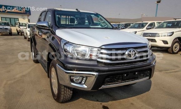 Acheter Import Voiture Toyota Hilux Noir à Import - Dubai, Adrar Acheter Import Voiture Toyota Hilux Noir à Import - Dubai, Adrar