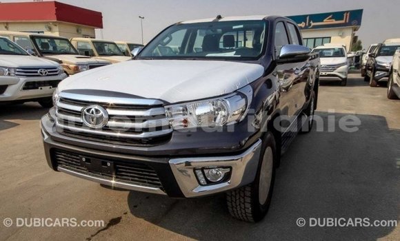 Acheter Import Voiture Toyota Hilux Noir à Import - Dubai, Adrar Acheter Import Voiture Toyota Hilux Noir à Import - Dubai, Adrar