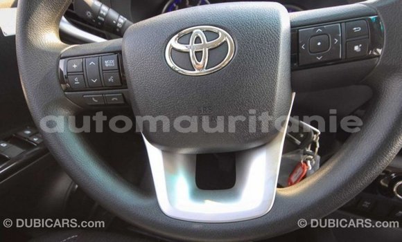Acheter Import Voiture Toyota Hilux Noir à Import - Dubai, Adrar Acheter Import Voiture Toyota Hilux Noir à Import - Dubai, Adrar