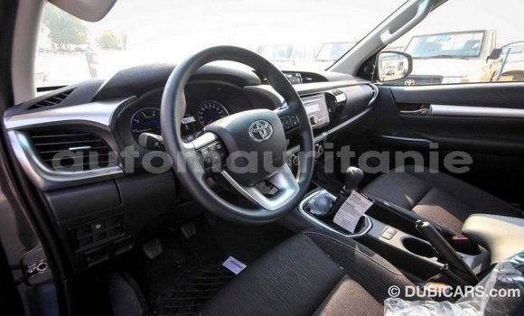 Acheter Import Voiture Toyota Hilux Noir à Import - Dubai, Adrar Acheter Import Voiture Toyota Hilux Noir à Import - Dubai, Adrar