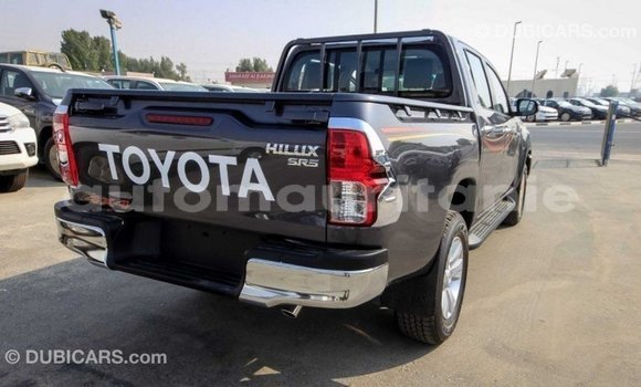 Acheter Import Voiture Toyota Hilux Noir à Import - Dubai, Adrar Acheter Import Voiture Toyota Hilux Noir à Import - Dubai, Adrar