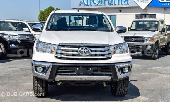 Acheter Import Voiture Toyota Hilux Blanc à Import - Dubai, Adrar Acheter Import Voiture Toyota Hilux Blanc à Import - Dubai, Adrar