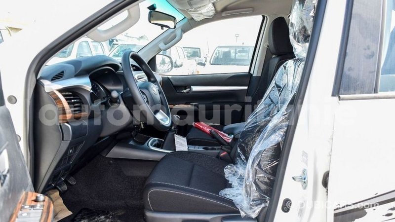 Big with watermark toyota hilux adrar import dubai 2748