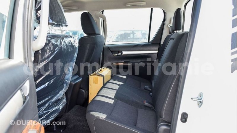 Big with watermark toyota hilux adrar import dubai 2748