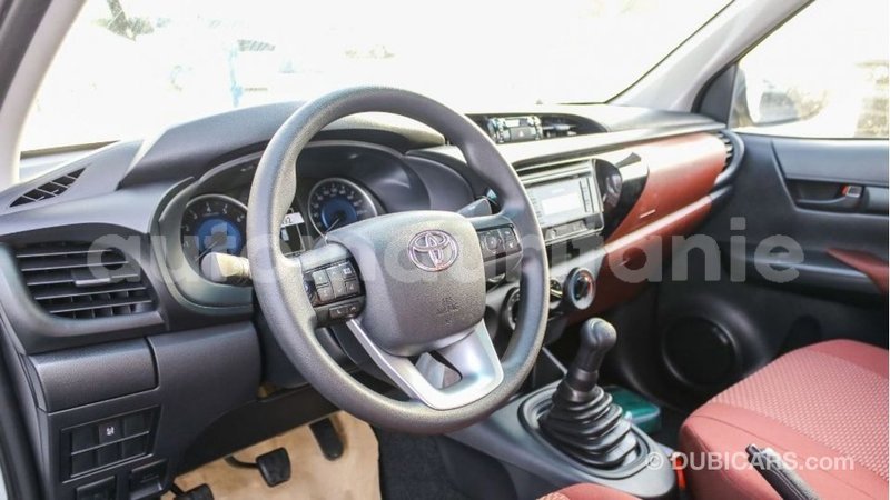 Big with watermark toyota hilux adrar import dubai 2751