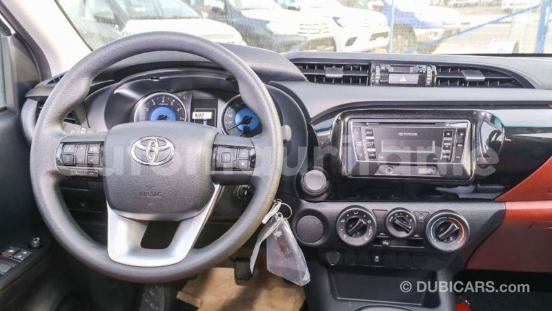 Big with watermark toyota hilux adrar import dubai 2751