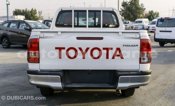 Acheter Import Voiture Toyota Hilux Blanc à Import - Dubai, Adrar Acheter Import Voiture Toyota Hilux Blanc à Import - Dubai, Adrar