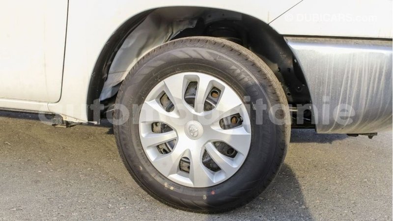 Big with watermark toyota hilux adrar import dubai 2751