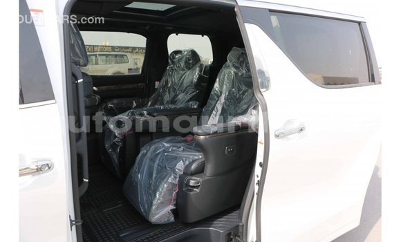 Buy Import Toyota Alphard White Car in Import - Dubai in Adrar Buy Import Toyota Alphard White Car in Import - Dubai in Adrar