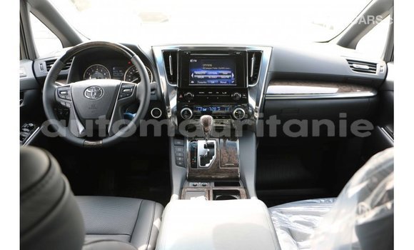 Buy Import Toyota Alphard White Car in Import - Dubai in Adrar Buy Import Toyota Alphard White Car in Import - Dubai in Adrar