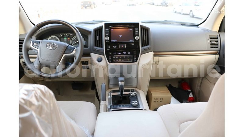 Big with watermark toyota land cruiser adrar import dubai 2754