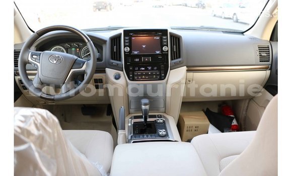 Buy Import Toyota Land Cruiser White Car in Import - Dubai in Adrar Buy Import Toyota Land Cruiser White Car in Import - Dubai in Adrar