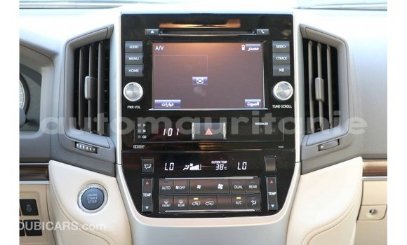 Buy Import Toyota Land Cruiser White Car in Import - Dubai in Adrar Buy Import Toyota Land Cruiser White Car in Import - Dubai in Adrar