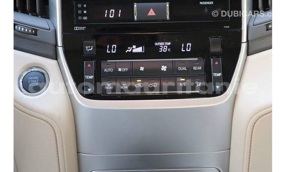 Buy Import Toyota Land Cruiser White Car in Import - Dubai in Adrar Buy Import Toyota Land Cruiser White Car in Import - Dubai in Adrar