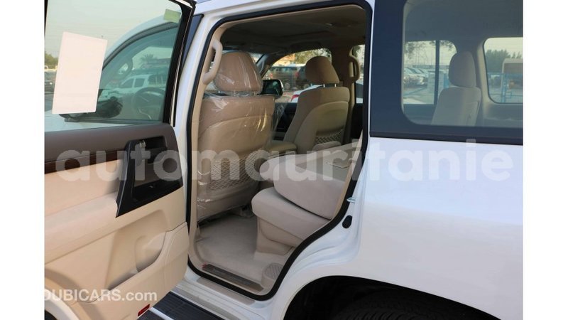 Big with watermark toyota land cruiser adrar import dubai 2754