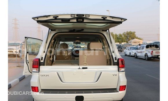 Buy Import Toyota Land Cruiser White Car in Import - Dubai in Adrar Buy Import Toyota Land Cruiser White Car in Import - Dubai in Adrar