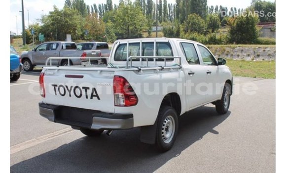 Acheter Import Voiture Toyota Hilux Blanc à Import - Dubai, Adrar Acheter Import Voiture Toyota Hilux Blanc à Import - Dubai, Adrar