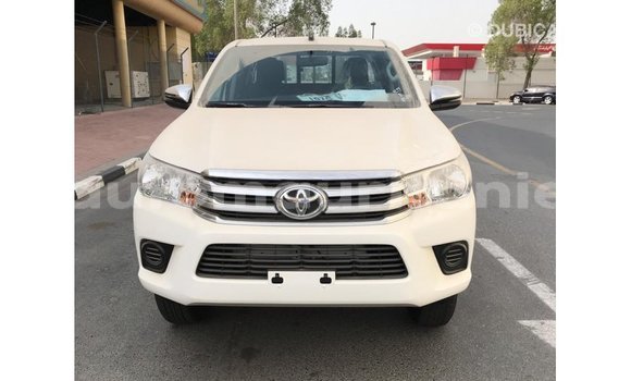 Buy Import Toyota Hilux White Car in Import - Dubai in Adrar Buy Import Toyota Hilux White Car in Import - Dubai in Adrar