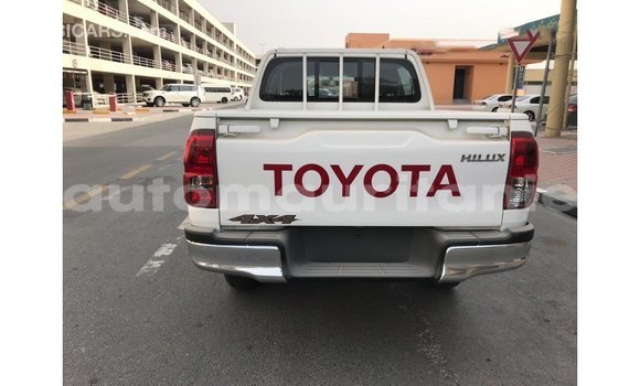 Buy Import Toyota Hilux White Car in Import - Dubai in Adrar Buy Import Toyota Hilux White Car in Import - Dubai in Adrar