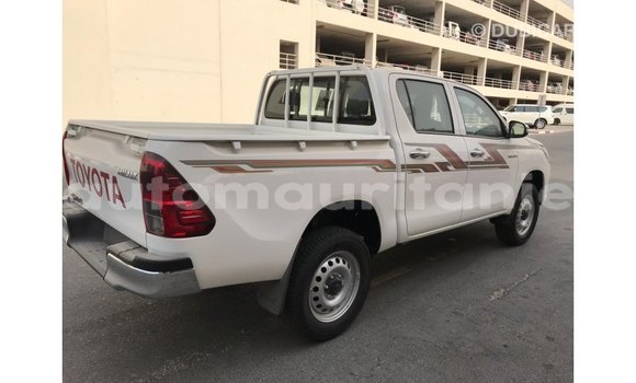 Buy Import Toyota Hilux White Car in Import - Dubai in Adrar Buy Import Toyota Hilux White Car in Import - Dubai in Adrar