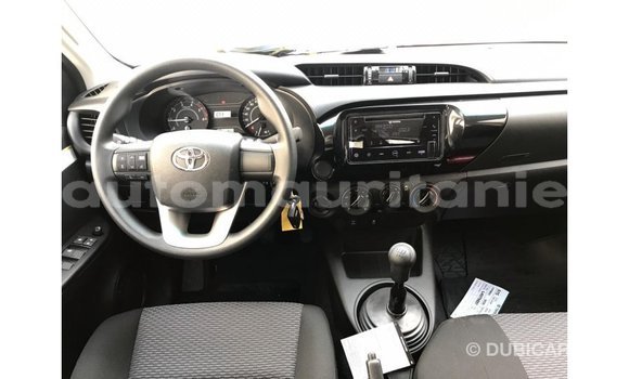 Buy Import Toyota Hilux White Car in Import - Dubai in Adrar Buy Import Toyota Hilux White Car in Import - Dubai in Adrar