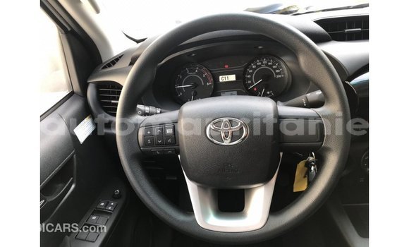 Buy Import Toyota Hilux White Car in Import - Dubai in Adrar Buy Import Toyota Hilux White Car in Import - Dubai in Adrar