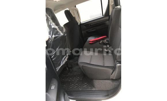 Buy Import Toyota Hilux White Car in Import - Dubai in Adrar Buy Import Toyota Hilux White Car in Import - Dubai in Adrar