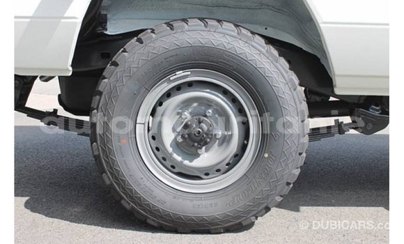 Buy Import Toyota Land Cruiser White Car in Import - Dubai in Adrar Buy Import Toyota Land Cruiser White Car in Import - Dubai in Adrar