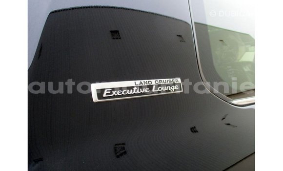 Acheter Import Voiture Toyota Land Cruiser Noir à Import - Dubai, Adrar Acheter Import Voiture Toyota Land Cruiser Noir à Import - Dubai, Adrar