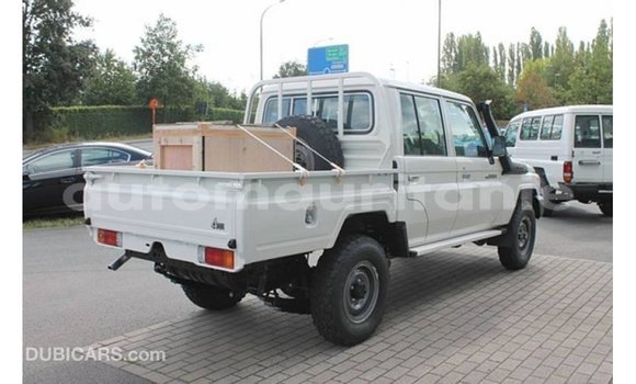Acheter Import Voiture Toyota Land Cruiser Blanc à Import - Dubai, Adrar Acheter Import Voiture Toyota Land Cruiser Blanc à Import - Dubai, Adrar