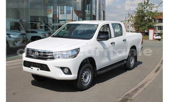 Buy Import Toyota Hilux White Car in Import - Dubai in Adrar Buy Import Toyota Hilux White Car in Import - Dubai in Adrar