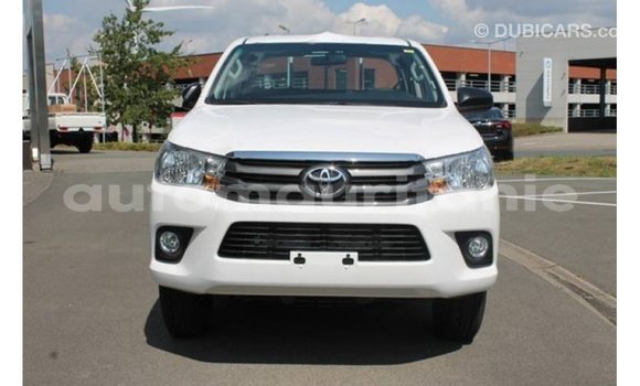 Buy Import Toyota Hilux White Car in Import - Dubai in Adrar Buy Import Toyota Hilux White Car in Import - Dubai in Adrar