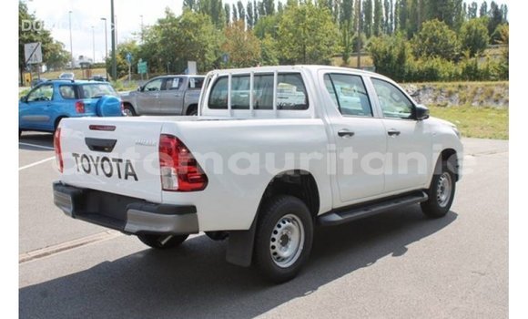 Buy Import Toyota Hilux White Car in Import - Dubai in Adrar Buy Import Toyota Hilux White Car in Import - Dubai in Adrar