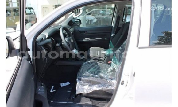Buy Import Toyota Hilux White Car in Import - Dubai in Adrar Buy Import Toyota Hilux White Car in Import - Dubai in Adrar