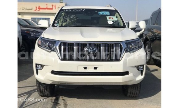 Acheter Import Voiture Toyota Prado Blanc à Import - Dubai, Adrar Acheter Import Voiture Toyota Prado Blanc à Import - Dubai, Adrar
