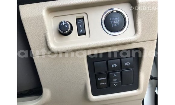 Acheter Import Voiture Toyota Prado Blanc à Import - Dubai, Adrar Acheter Import Voiture Toyota Prado Blanc à Import - Dubai, Adrar