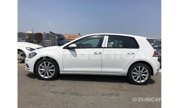 Acheter Import Voiture Volkswagen Golf Blanc à Import - Dubai, Adrar Acheter Import Voiture Volkswagen Golf Blanc à Import - Dubai, Adrar