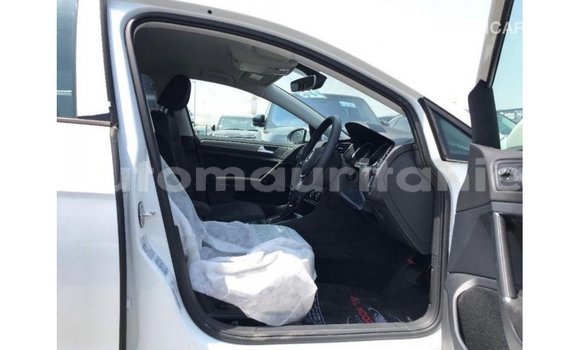 Acheter Import Voiture Volkswagen Golf Blanc à Import - Dubai, Adrar Acheter Import Voiture Volkswagen Golf Blanc à Import - Dubai, Adrar