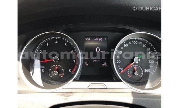 Acheter Import Voiture Volkswagen Golf Blanc à Import - Dubai, Adrar Acheter Import Voiture Volkswagen Golf Blanc à Import - Dubai, Adrar